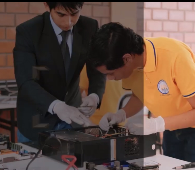 LABORATORIOS Y TALLERES